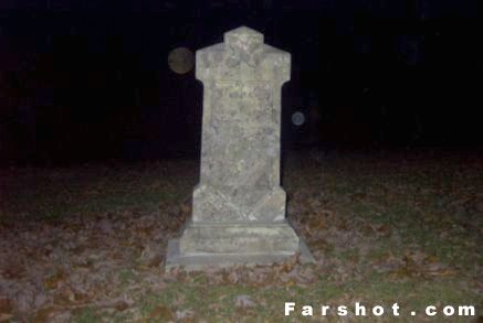 Multicolor Orbs at Lagrange Cemetery!